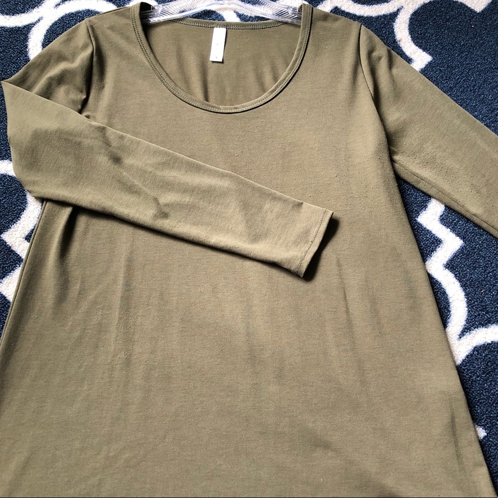 Lularoe Lynnae long sleeve shirt